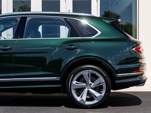 New 2026 Bentley Bentayga AWD/4WD image 10