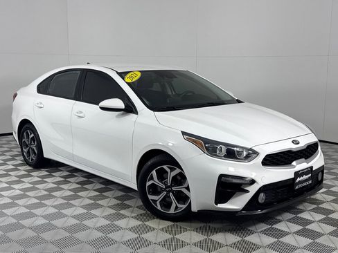 Used 2021 Kia Forte LXS image 2