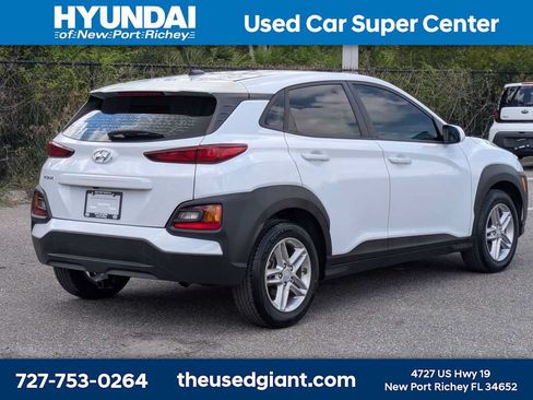 Certified 2021 Hyundai Kona SE FWD image 5