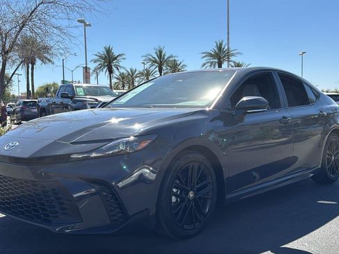 Certified 2025 Toyota Camry SE w/ Convenience Package image 3