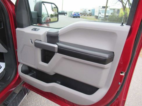 Used 2019 Ford F150 XLT w/ Equipment Group 302A Luxury image 16