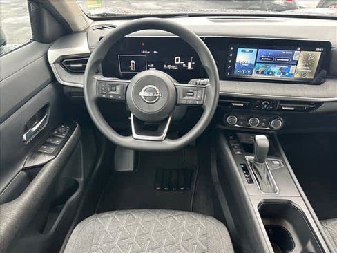Certified 2025 Nissan Kicks SV image 10