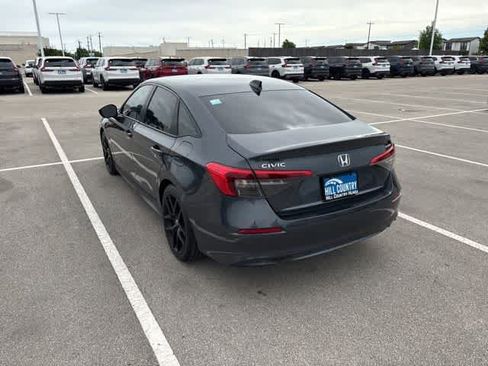 Used 2022 Honda Civic Sport image 3