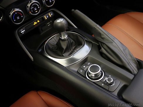 Used 2023 MAZDA MX-5 Miata Grand Touring w/ Weather Package image 20