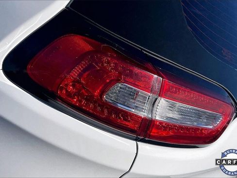 Used 2016 Jeep Cherokee Sport image 23