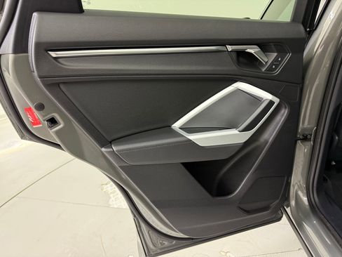 Used 2022 Audi Q3 2.0T Premium w/ Convenience Package image 16