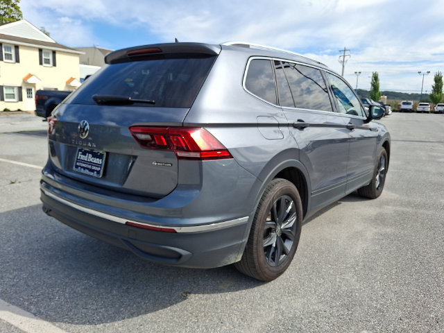 Used 2024 Volkswagen Tiguan SE AWD/4WD image 10