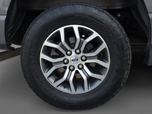Used 2021 Ford F150 Lariat w/ Trailer Tow Package AWD/4WD image 10
