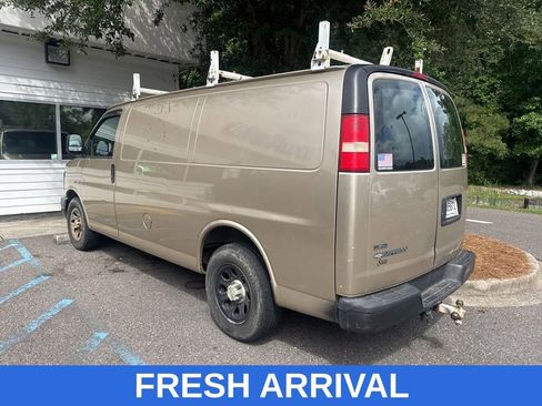 Used 2009 Chevrolet Express 1500 RWD image 3