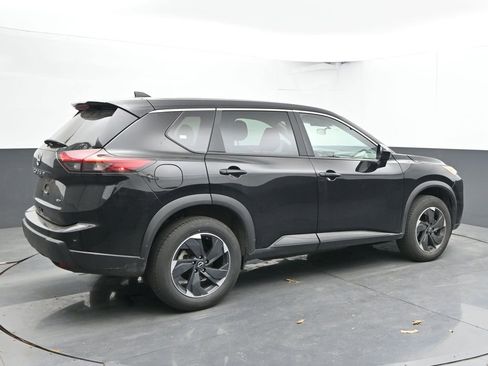 Used 2025 Nissan Rogue SV AWD/4WD image 11
