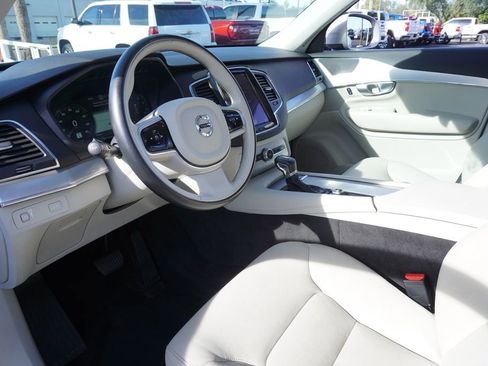 Used 2016 Volvo XC90 T5 Momentum image 17