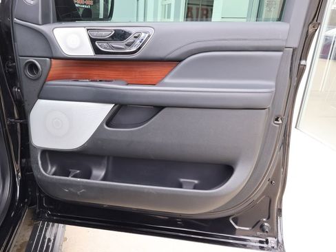 Used 2022 Lincoln Navigator L Reserve AWD/4WD image 39