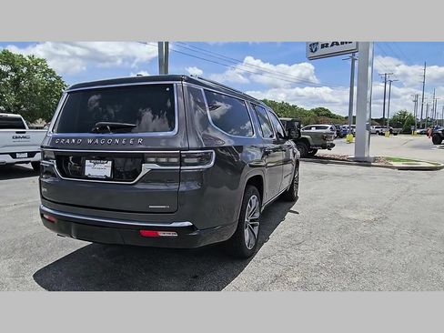 Used 2024 Jeep Grand Wagoneer L Series III w/ Rear Seat Video Group 1 AWD/4WD image 33