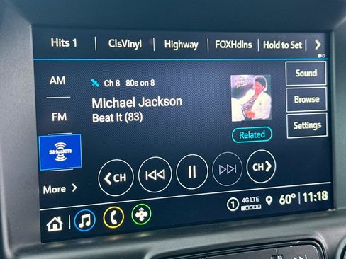 Used 2024 GMC Terrain SLT image 17