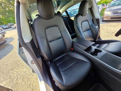 Used 2018 Tesla Model 3 Long Range image 19