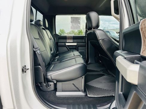 Used 2019 Ford F250 Lariat w/ Chrome Package AWD/4WD image 32
