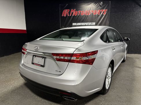 Used 2013 Toyota Avalon XLE w/ Preferred Accessory Package FWD image 4