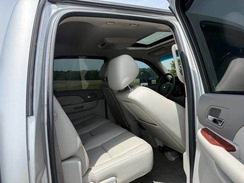 Used 2010 Chevrolet Silverado 2500 LTZ w/ Convenience Package AWD/4WD image 17