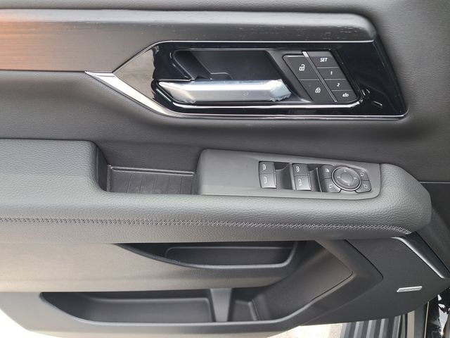 New 2026 GMC Yukon Denali w/ Denali Reserve Package AWD/4WD image 9