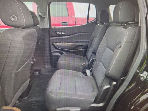 Used 2023 GMC Acadia SLE w/ Driver Convenience Package image 11