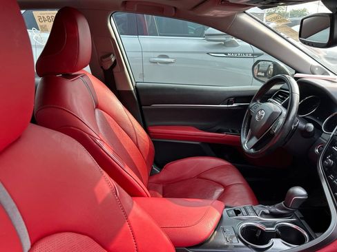Used 2019 Toyota Camry XSE w/ Navigation Package FWD image 11