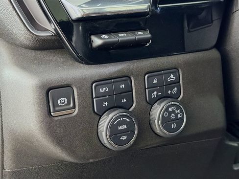 Used 2024 Chevrolet Silverado 2500 High Country w/ Technology Package AWD/4WD image 11