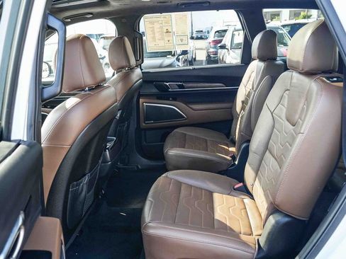 Used 2020 Kia Telluride SX w/ SX Prestige Package image 18