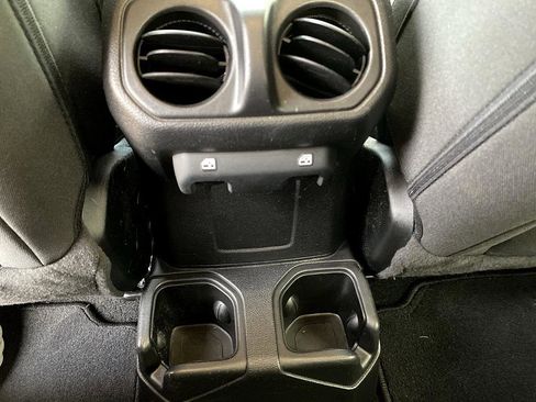 Used 2023 Jeep Gladiator Sport image 20