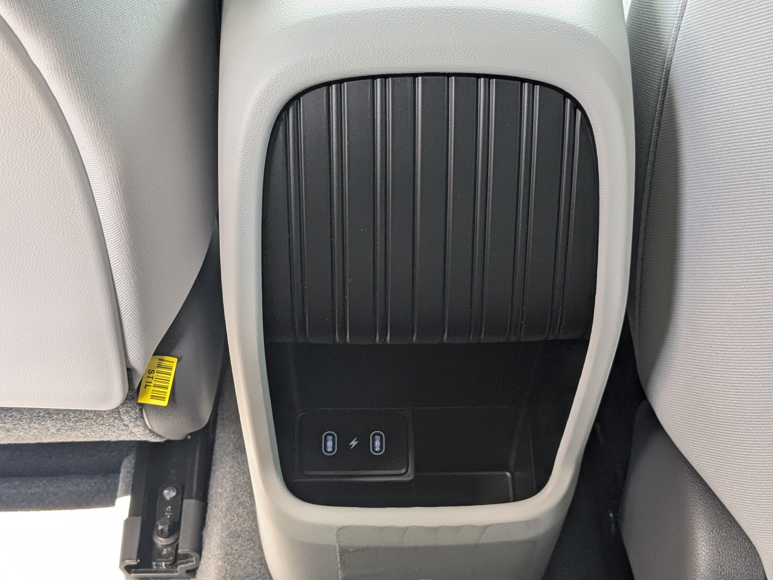 New 2027 Hyundai Kona SE FWD image 14