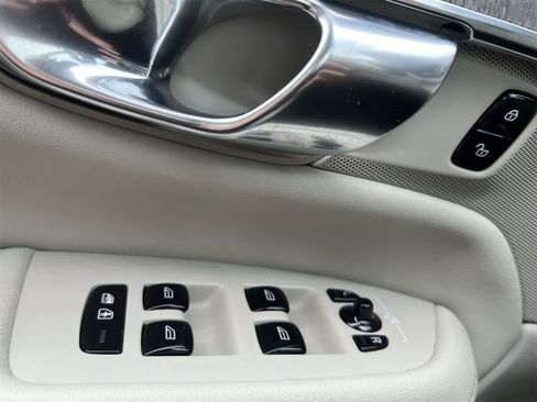 Used 2022 Volvo XC90 T6 Inscription w/ Advanced Package image 18