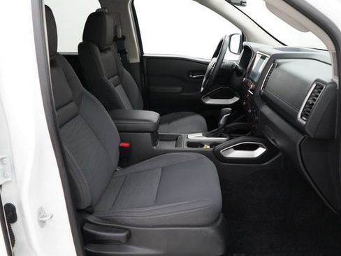 Used 2024 Nissan Frontier SV AWD/4WD image 50