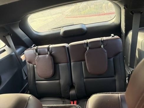 Used 2022 Ford Explorer Platinum w/ Equipment Group 601A image 11