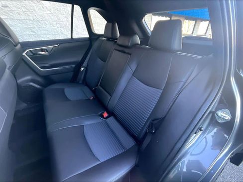 Used 2022 Toyota RAV4 XSE image 21