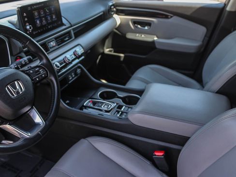 Used 2024 Honda Pilot Touring image 18