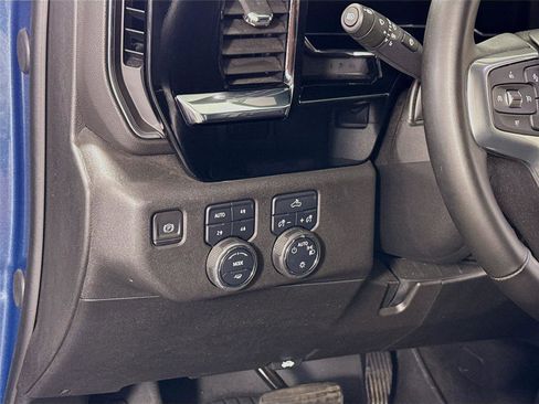 Used 2024 Chevrolet Silverado 1500 LT AWD/4WD image 4