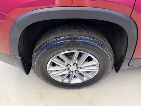 Used 2023 Chevrolet Traverse LT FWD image 8