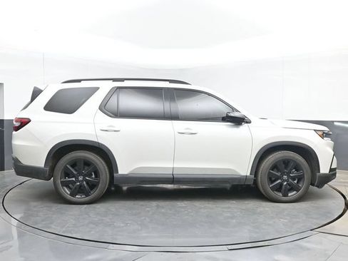 Used 2025 Honda Pilot Black Edition image 11
