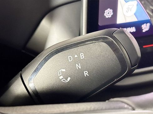 New 2025 Volkswagen ID.4 Pro image 18