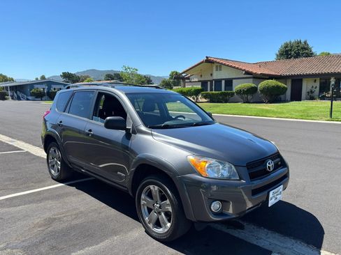 Used 2009 Toyota RAV4 Sport FWD image 3