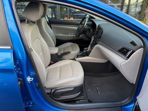 Used 2017 Hyundai Elantra Limited image 20