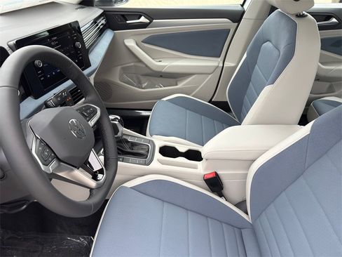 New 2026 Volkswagen Jetta SE image 10