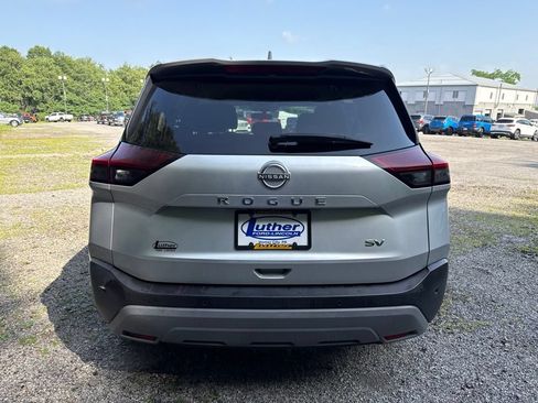 Used 2023 Nissan Rogue SV FWD image 8
