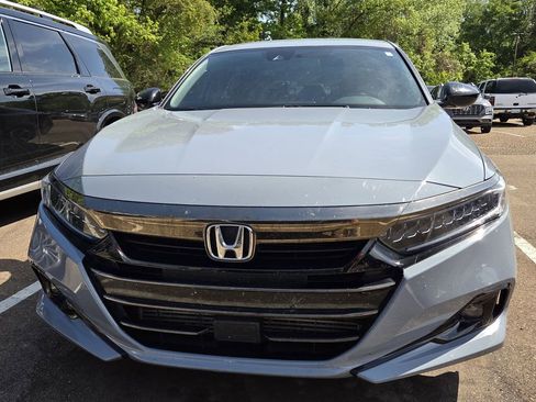 Used 2021 Honda Accord Sport image 2