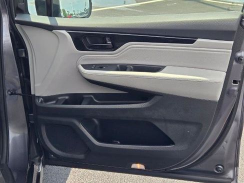 Used 2024 Honda Odyssey Touring image 4