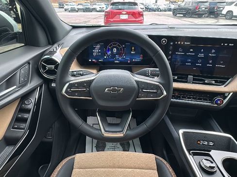 Used 2026 Chevrolet Equinox ACTIV w/ Safety and Technology Package image 17