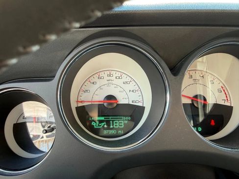 Used 2014 Dodge Challenger R/T image 18