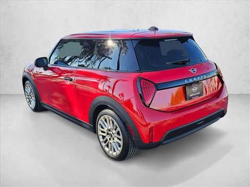 Used 2025 MINI Cooper 2-Door Hardtop FWD image 8
