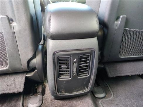 Used 2018 Dodge Durango SXT image 13