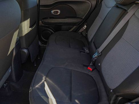 Used 2018 Kia Soul + image 28