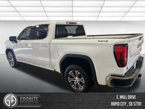Used 2024 GMC Sierra 1500 SLT AWD/4WD image 3